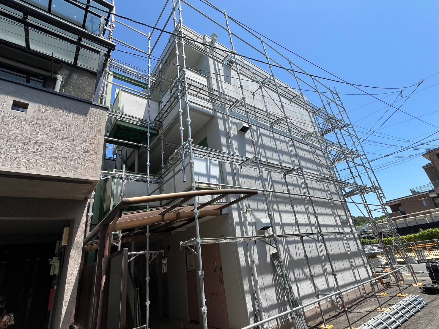 京都市伏見区マンション足場設置